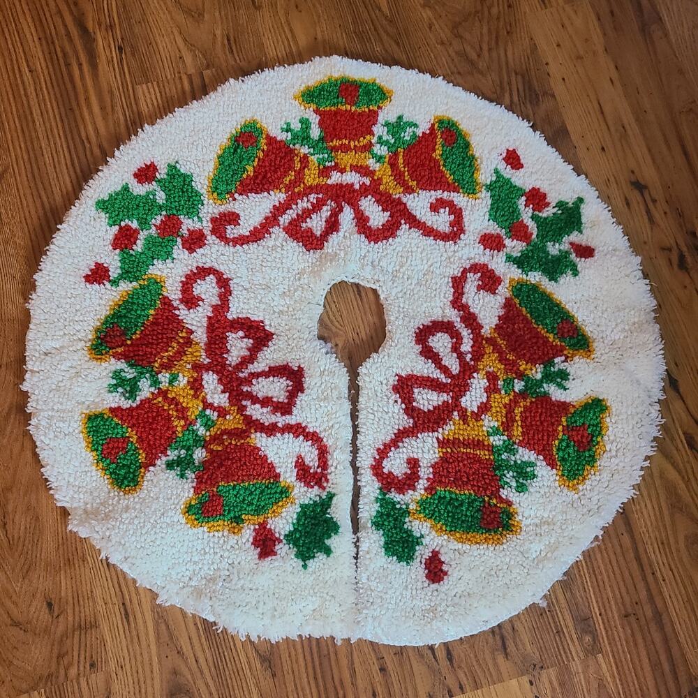 Christmas Tree Skirt Latch Hook Handmade White Red Bells Holly Bows